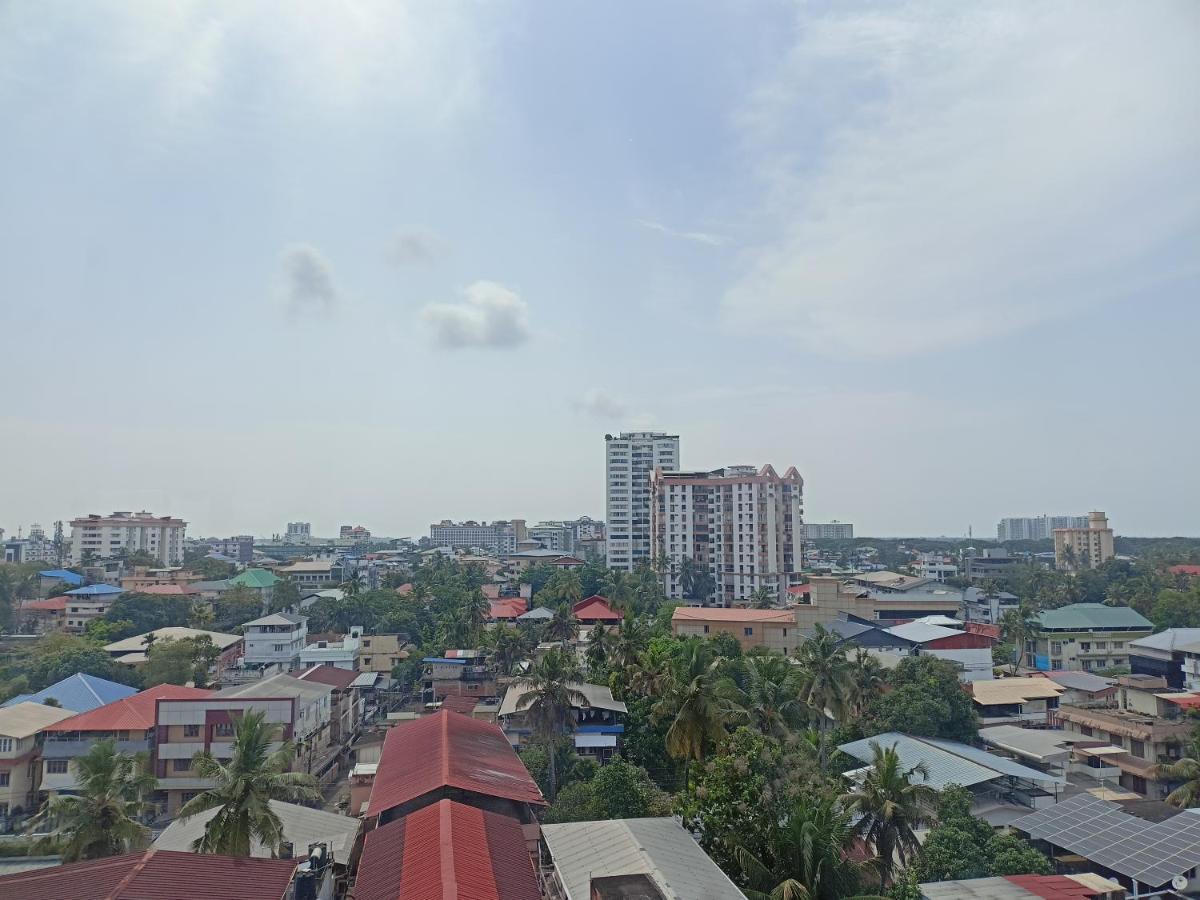 Presidency Kochi City Centre Buitenkant foto