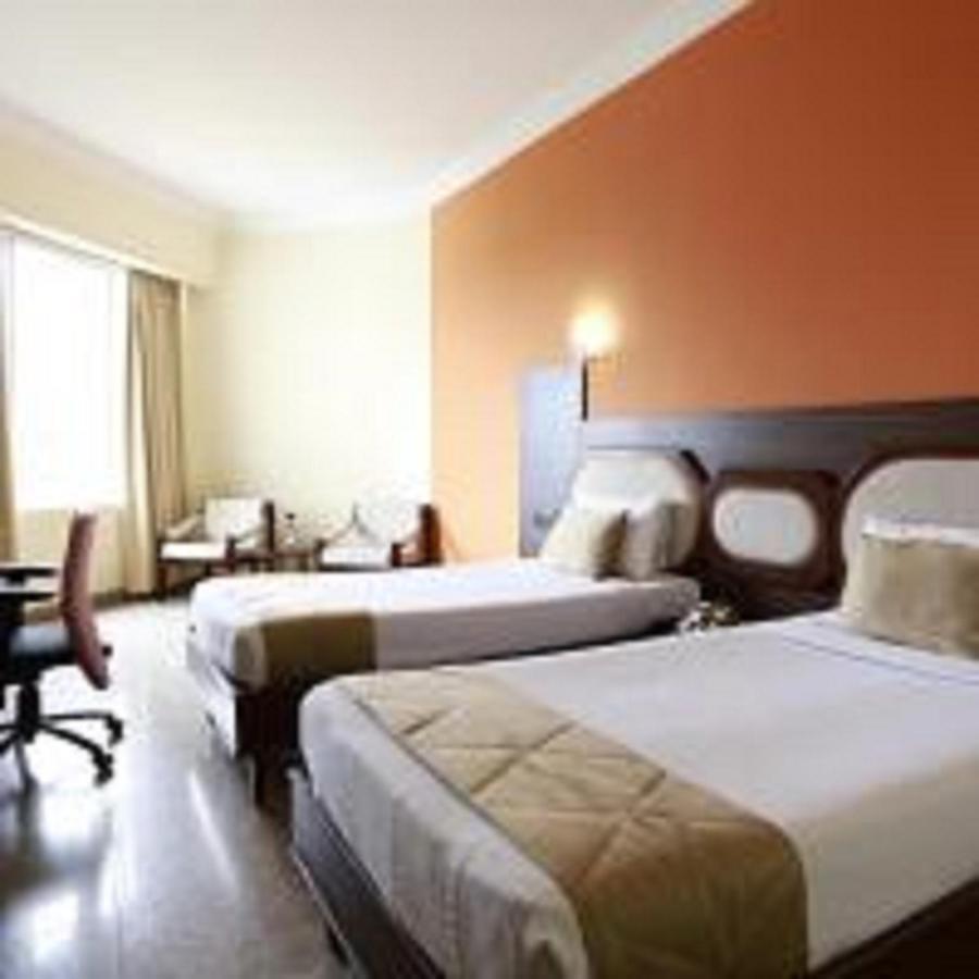 Presidency Kochi City Centre Buitenkant foto